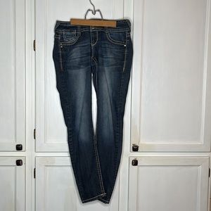👖Wallflower Distressed Skinny Blue Jeans Women’s 8-10 based on measurements